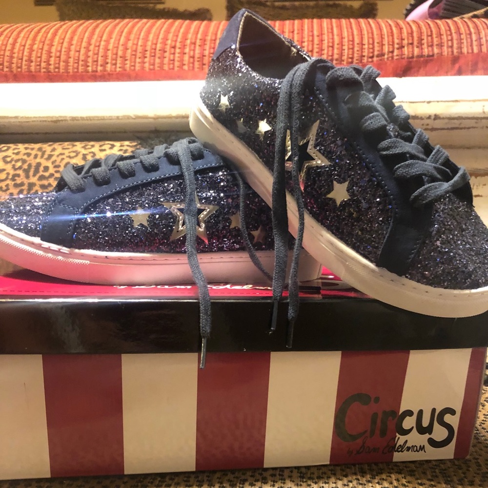 Sam Edelman blue star sneakers new! Size 6